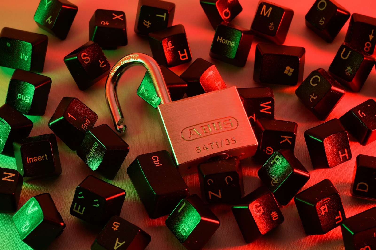 Hardening First-Connect SSH Trust with SSHFP Records